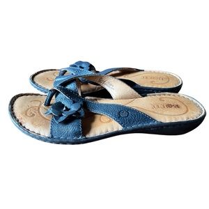 Born women’s let her sandals size 8M navy leather floral thong flip flops